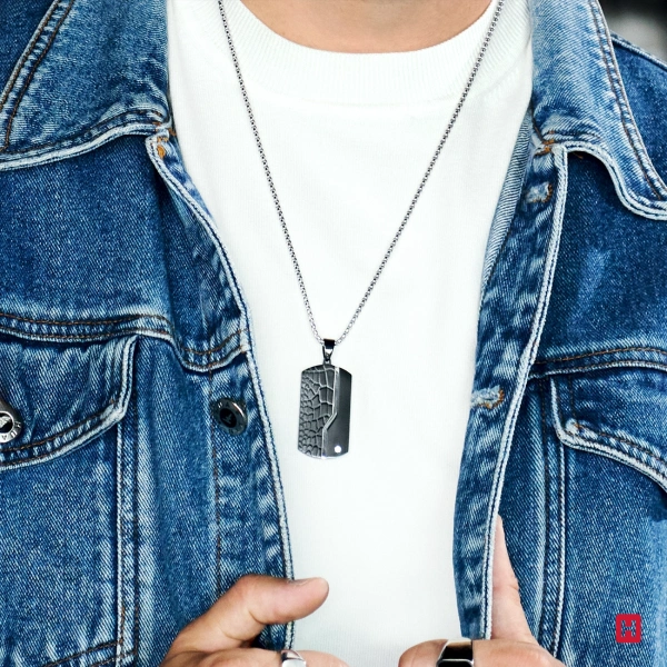 Necklace Hassu Dark 3