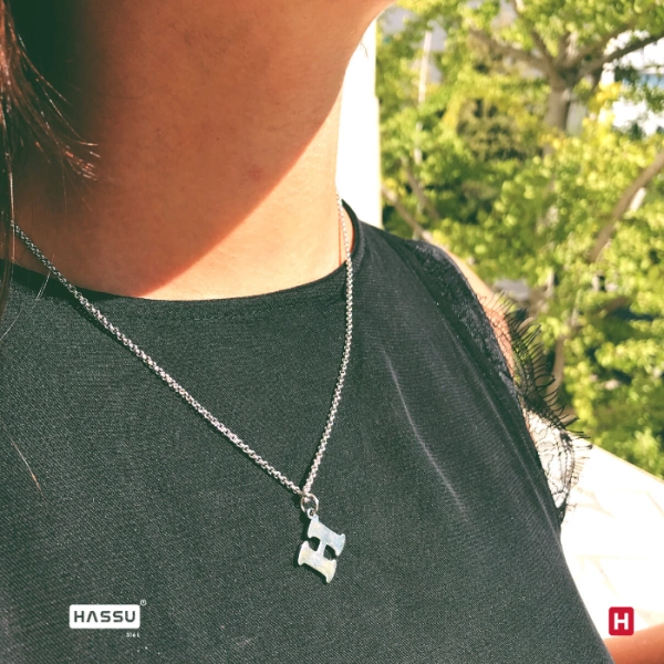 Necklace Hassu - Letter H 3