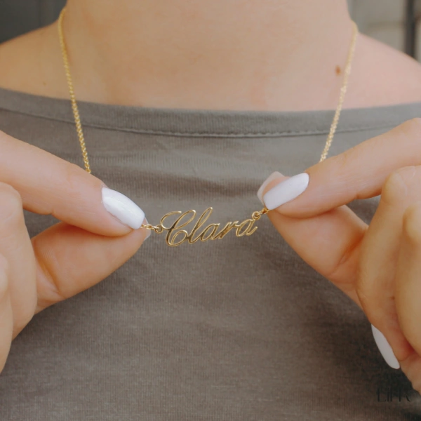 COLLAR EN PLATA DORADA C/ NOMBRE 2