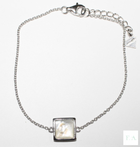PULSERA EN PLATA CON SQUARE EN MADREPERLA 1