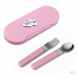 SET CUCHARA Y TENEDOR EN CAJA ROSA - MOD. CORAZON 1