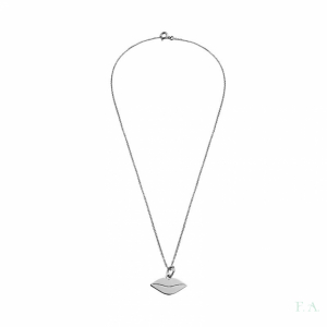 COLLAR BESO 1